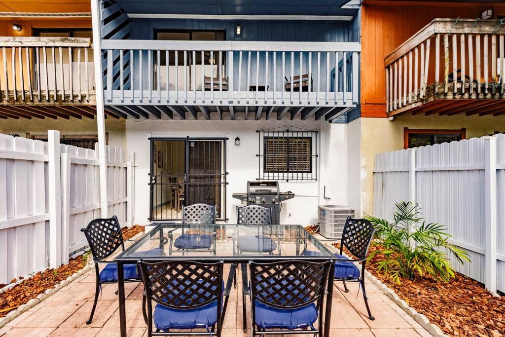 Appartamento Oasis 7 Mins To Dolphin Mall Mia Ps4 Games Miami