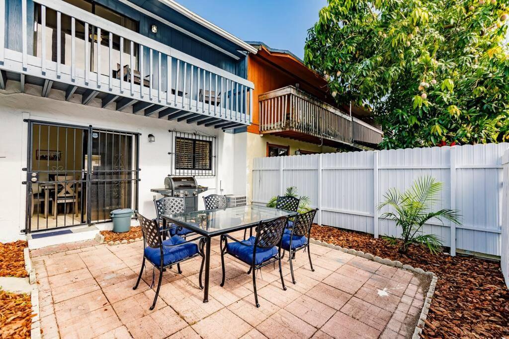 Appartamento Oasis 7 Mins To Dolphin Mall Mia Ps4 Games Miami